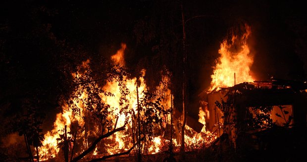 Hasiče na Chrudimsku zaměstnal požár včelína