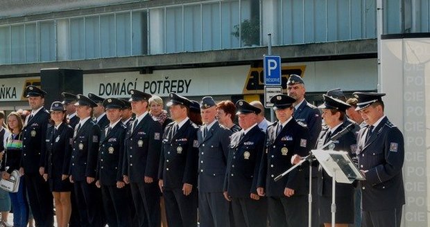 Policisté skládali v Hradci Králové slavnostní slib