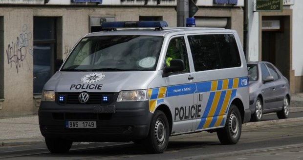 Muž na skútru srazil na přechodu v Plzni chlapce, z místa nehody ujel