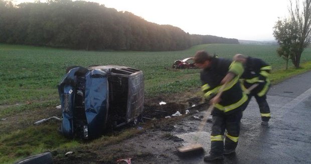 Řidič motocyklu narazil do kolony stojící u vážné nehody, sám na místě zemřel