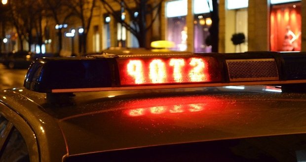 Policistům z OHS Brno ujížděl opilý muž, po zastavení si přesedal na zadní sedačky