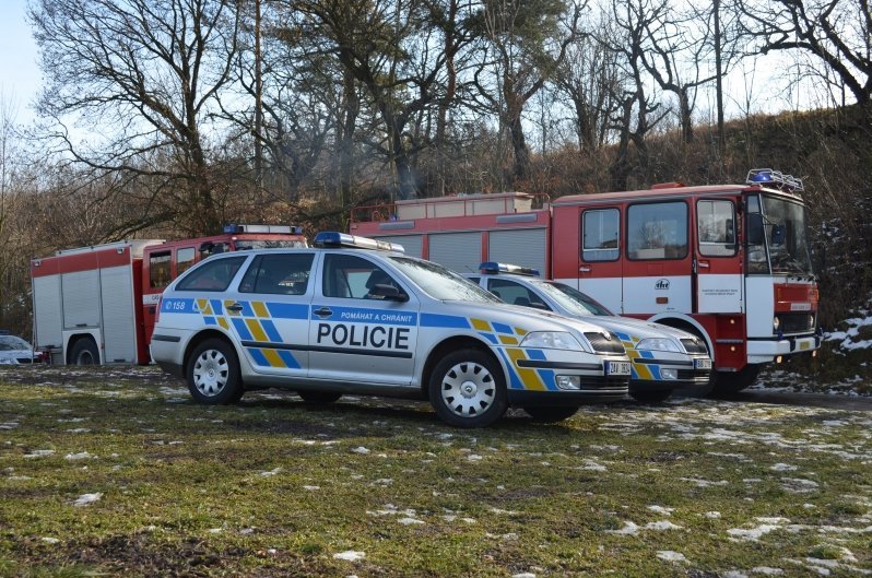 Lidé nalezli v Divoké Šárce mrtvou ženu, k tělu se slanili hasiči