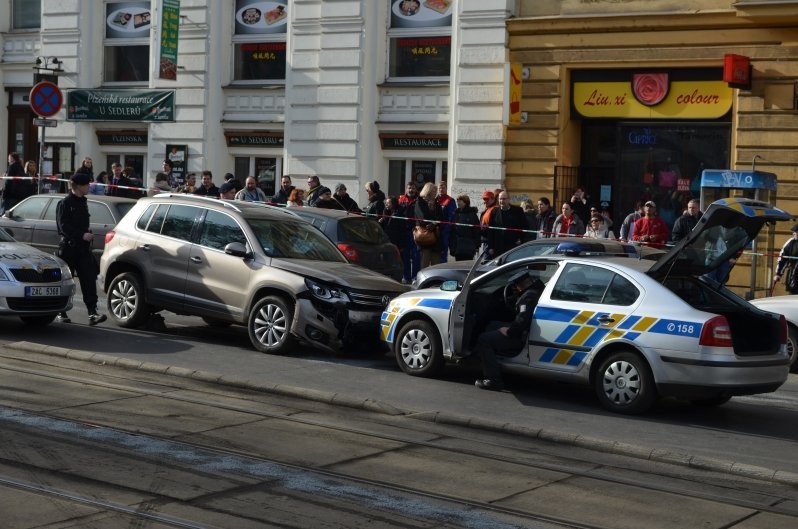 Pachatel, který ujížděl policistům v Praze, je v podmínce za znásilnění