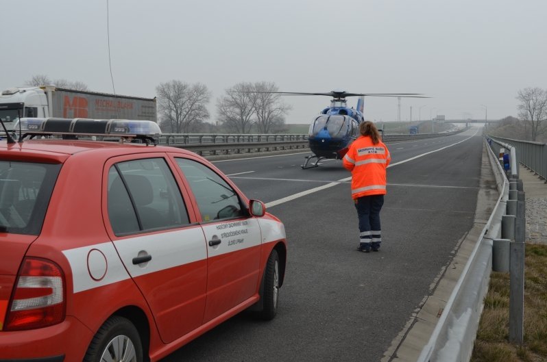 Složky IZS zaměstnala vážná nehoda osobního vozu