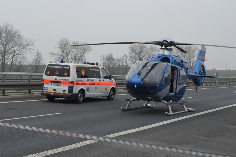 Složky IZS zaměstnala vážná nehoda osobního vozu