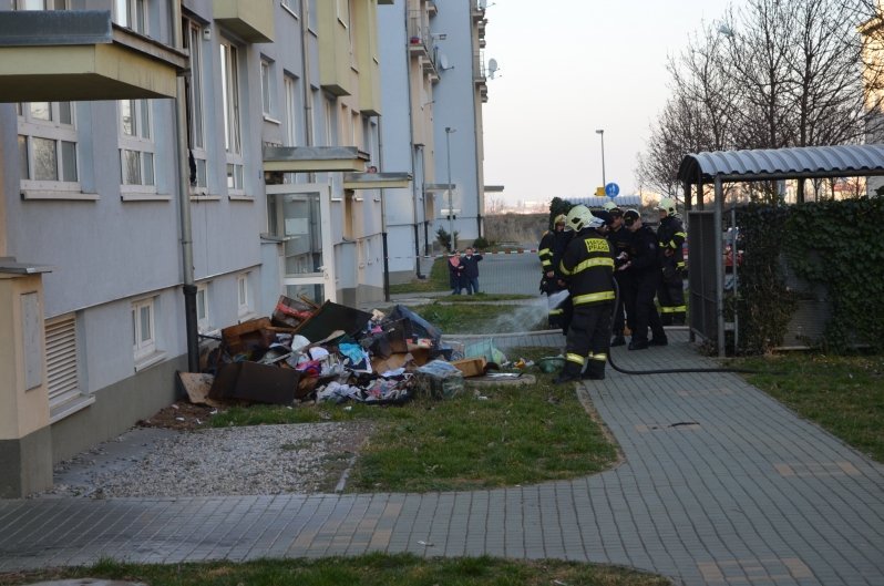 Záchranné složky v Praze zaměstnal požár bytu