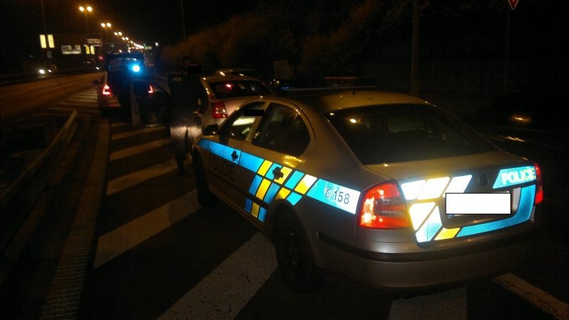 Policisté z PMJ Praha zastavili kradené vozidlo, řidič byl pod vlivem drog