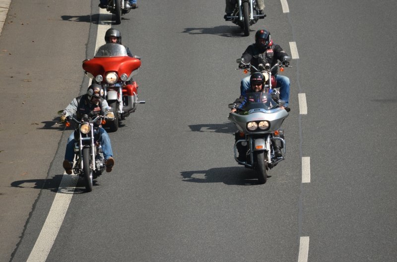 Členové Hells Angels vyrazili z Prahy na spanilou jízdu