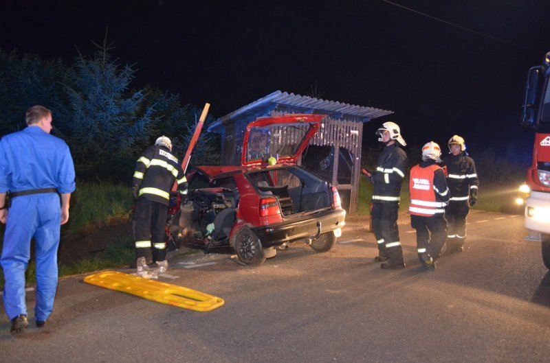 Při nehodě Felicie se u Prahy vážně zranil její řidič