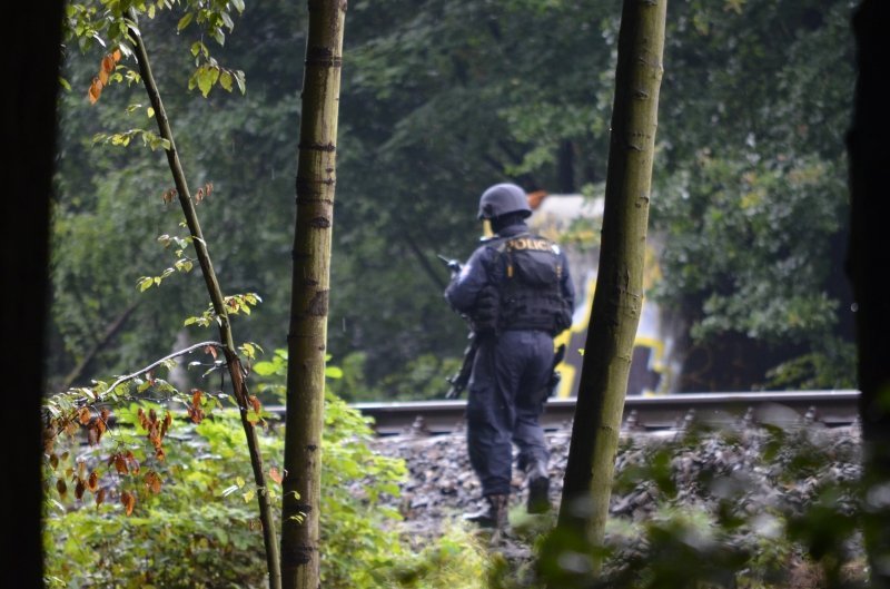 Policisté v Klánovickém lese pátrali po ozbrojeném muži