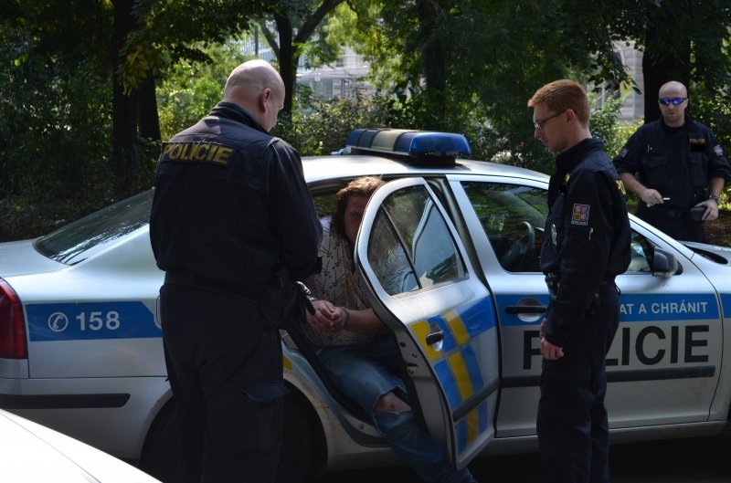 Policistům v Praze ujížděl muž v kradené dodávce