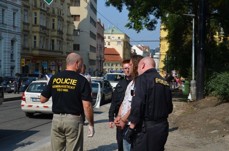 Policistům v Praze ujížděl muž v kradené dodávce