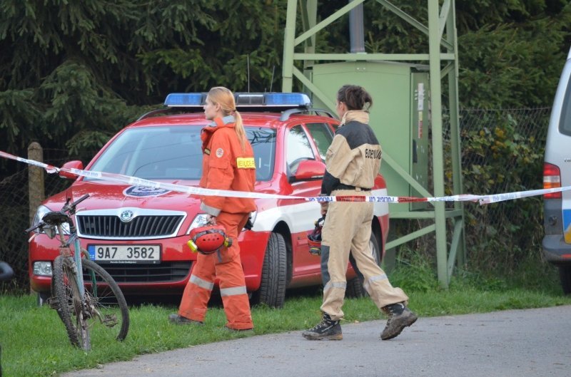 Složky IZS zaměstnal ve Vilémově pád mostu na šestici dělníků