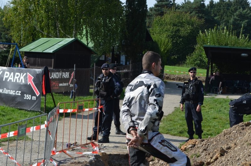 Policistům z PMJ Praha ujížděl zdrogovaný řidič motocyklu