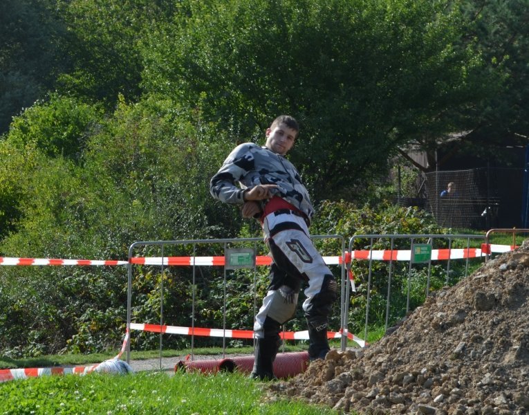 Policistům z PMJ Praha ujížděl zdrogovaný řidič motocyklu