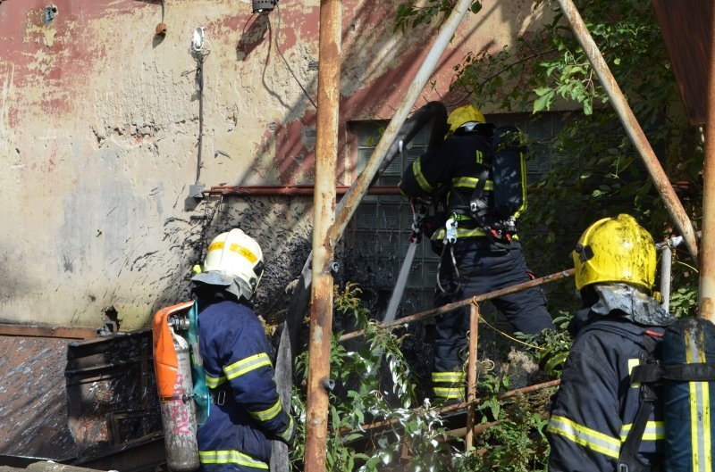 Při požáru trafostanice v Bělé pod Bezdězem vyhlásili hasiči 2. stupeň poplachu