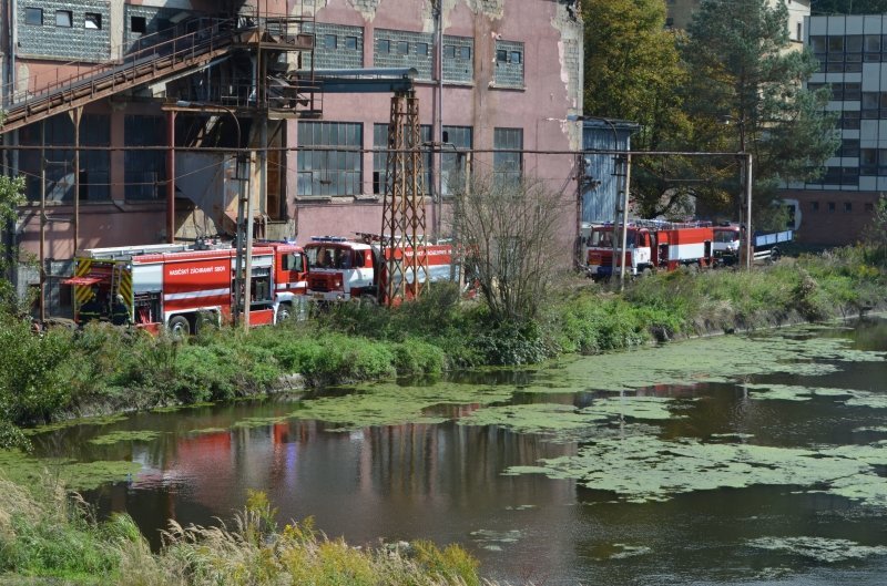 Při požáru trafostanice v Bělé pod Bezdězem vyhlásili hasiči 2. stupeň poplachu