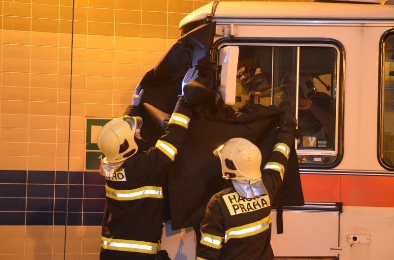 VIDEO: Složky IZS prověřilo cvičení v tunelu Blanka