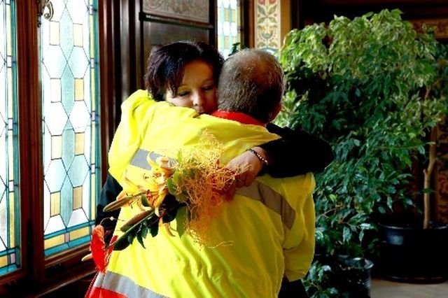 V Náchodě ocenila radnice záchranáře, poděkovat přišla i zachráněná pacientka