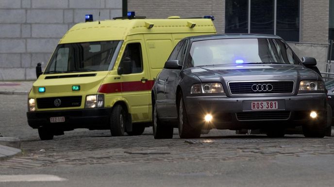 Policejní konvoj, který pravděpodobně převezl Salama Abdeslama z nemocnice do vazby