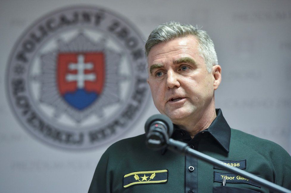 Slovenský policejní prezident Tibor Gašpar ani po protestech neodstoupí.