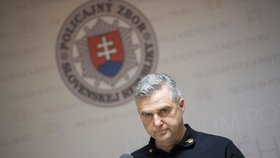 Představitel menší slovenské vládní strany Most-Híd vybídl policejního prezidenta Tibora Gašpara k rezignaci.