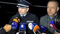 Policejní prezident Tomáš Tuhý (vlevo) a ministr vnitra Milan Chovanec hovoří s novináři v Uherském Brodě na Uherskohradišťsku, kde 24. února dvaašedesátiletý muž zastřelil v místní restauraci Družba osm lidí a nakonec i sám sebe.