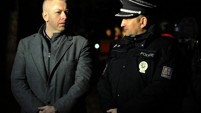 Policejní prezident Tomáš Tuhý (vlevo) a ministr vnitra Milan Chovanec v Uherském Brodě na Uherskohradišťsku