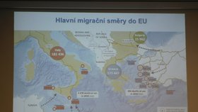 Tiskovka cizinecké policie o nelegální migraci v Česku za rok 2016 a výhledu do roku 2017