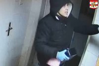 Zloděj-matla si při krádeži dával pozor na otisky prstů: Na kameru ale ukázal svou tvář