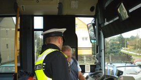 Policisté na jižní Moravě kontrolovali v pondělí 19. února řidiče autobusů. Odhalili přitom hříšníka, který nadýchal 0,6 promile alkoholu.