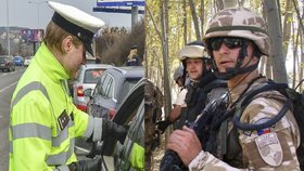 Armáda a policie mají u Čechů největší důvěru.
