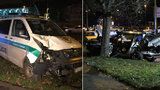 Nehoda policejního auta: V Podolí se srazilo s osobním vozem, muž (51) zůstal zaklíněný