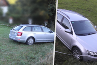 Bizarní nehoda na Semilsku: Auto se dvakrát samo rozjelo a zranilo dva lidi