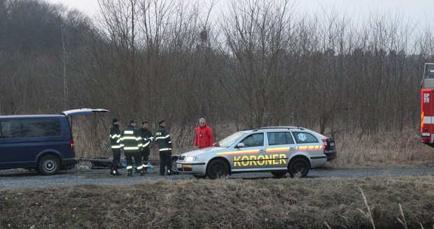 Kolemjdoucí objevil v Rakovníku rozloženou mrtvolu: Tělo bylo úplně nahé