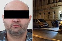 Kradl o Vánocích a stihl vážně pobodat servírku! Agresivní zloděj (45) stane před soudem