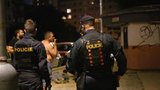Nože a výstřely na Černém Mostě? Při noční bitce se zranilo dítě, skončilo v nemocnici