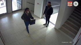Policisté v Brně pátrají po dvojici zlodějů, která přišla vykrást stomatologickou ordinaci FN Brno.