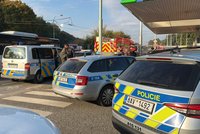 Drama na pražské benzince: Muž se v autě ubodal před zraky policistů! Resuscitovali ho marně