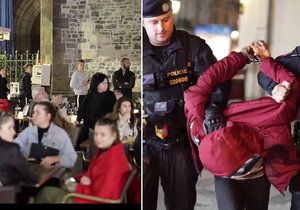 Koncem září odhalili policisté v civilu drogového dealera v centru Prahy. Za jeho zadržení policistům zatleskali přihlížející obyvatelé.