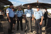 Čeští policisté vyrazili na pláže. Turistům budou „k ruce“ v Chorvatsku a Bulharsku