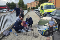 Pohotoví policisté v Bílině pomohli seniorce: Vyrazila si zuby o chodník