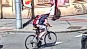 Neznámý muž pobodal v centru Brna řidiče, policie hledá cyklistu