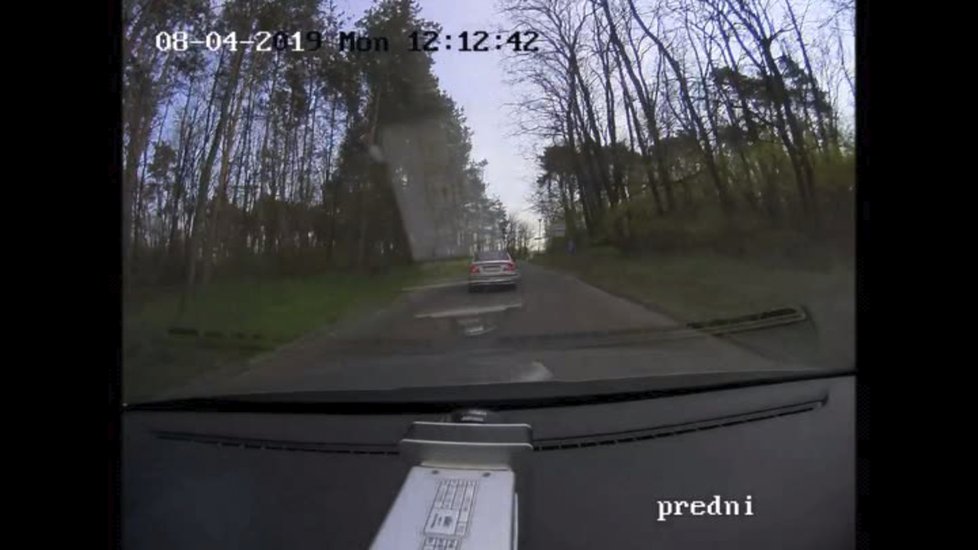 Narkoman (36) přišel o své BMW, honička s policií se mu nevyplatila.