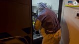 Vražda v Karlových Varech: Opilého podezřelého našla před domem matka oběti!