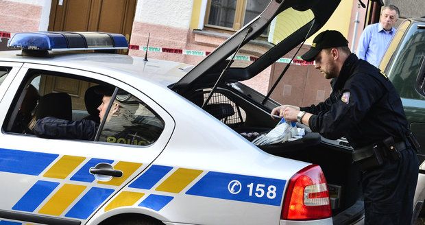 Opilý lupič (45) přepadl sázkovou kancelář: 11 tisíc si neužil, za pár minut ho policisté dopadli