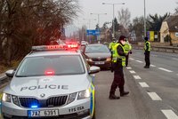 Kontroly Čechů v karanténě mohou začít: U Blatného se dohodli s policisty, pomůžou hygienikům