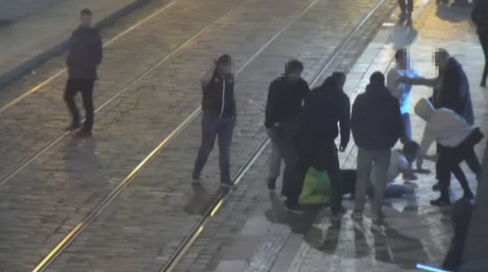 V sobotu v noci došlo k velké rvačce na tramvajové zastávce Václavské náměstí