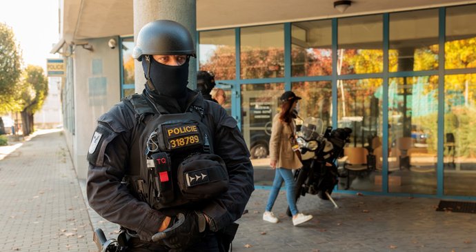 Policie na Letišti Václava Havla