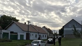 Policejní akce v Dobřanech souvisela s nálezem mrtvoly u mateřské školky.